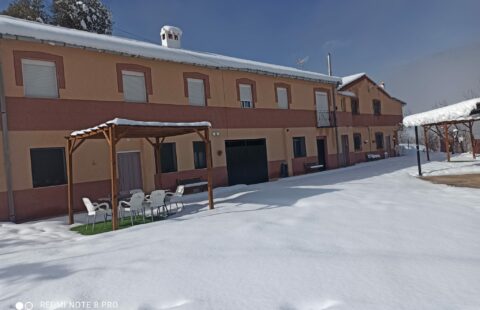 B&B in natural park , with rivers , lakes , mountains , etc,, 5 apartments with 2 bedrooms , bath , kitchen and living in everyone , big parking area , with BBQ . close to camping and town