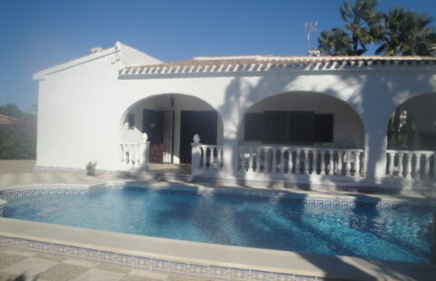 RENT ONLY RENT – CLOSE TO BEACH WITH PRIVATE POOL .Villa for Rent close to sea  4 bedrooms 2 bath